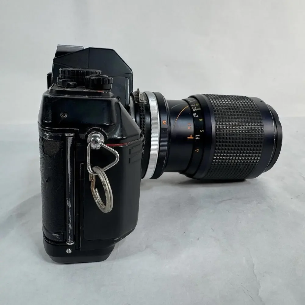 Nikon N2020 AF 35mm Camera w/35-105mm Lens B2
